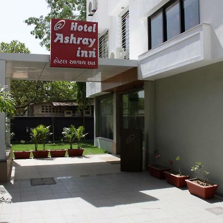 אחמדאבאד Hotel Ashray Inn מראה חיצוני תמונה