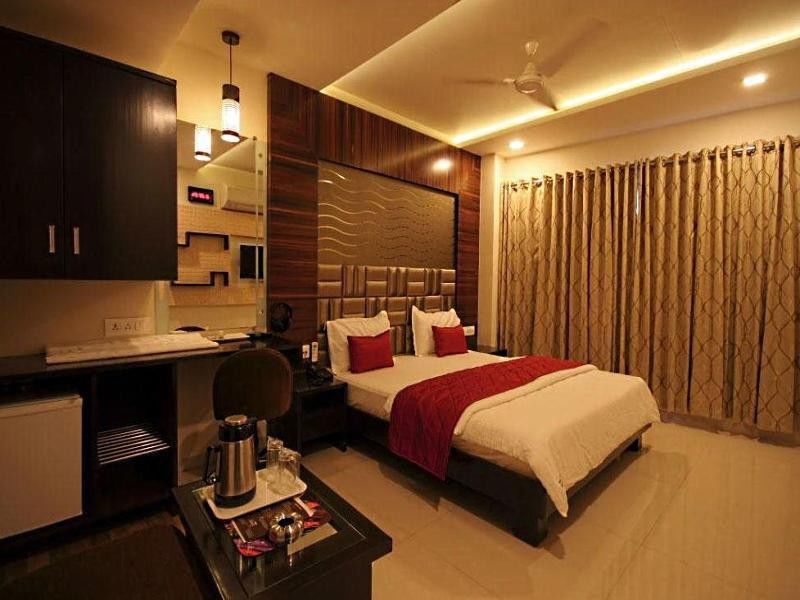 אחמדאבאד Hotel Ashray Inn מראה חיצוני תמונה